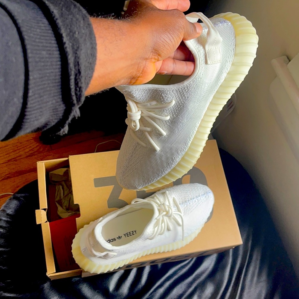 NEW ADIDAS YEEZY BOOST 350 US 10.5 Worn ONLY once.